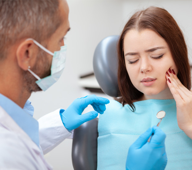 Bellevue Can a Cracked Tooth be Saved with a Root Canal and Crown