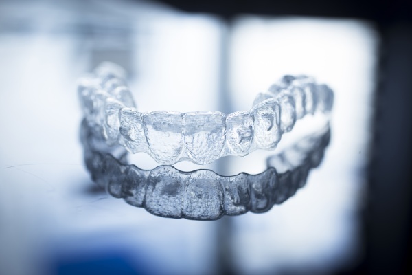 Should I Get Invisalign (Clear Aligners) or Braces?